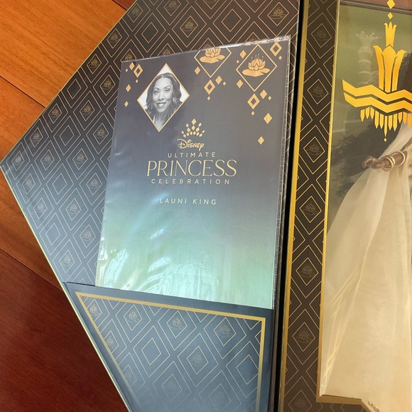 Disney Princess Designer line of dolls ‘’TIANA ‘’ Princess and the FROG - Picture 3 of 8